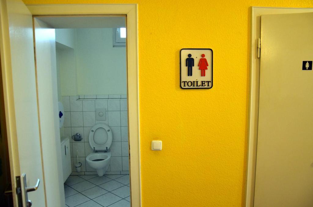 Backpackers Duesseldorf - Self Check-In Hostel Ngoại thất bức ảnh